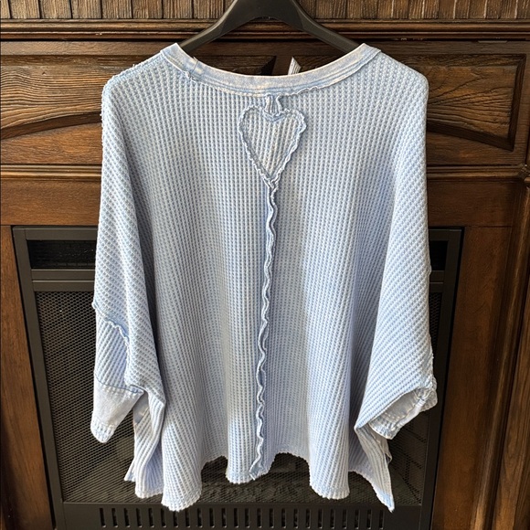 Easel Blue Heart Oversized Top - Picture 3 of 6